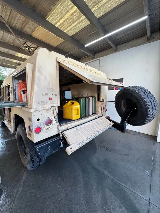2006 Hummer HMMWV - Image 11 of 13