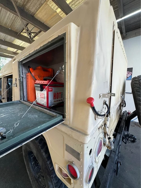 2006 Hummer HMMWV - Image 10 of 13