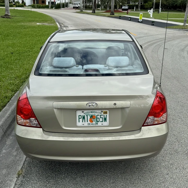 2006 Hyundai Elantra - Image 10 of 12