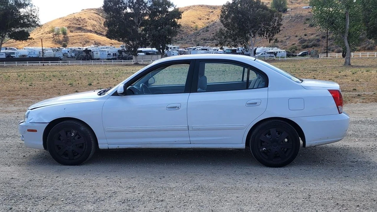 2006 Hyundai Elantra - Image 12 of 21