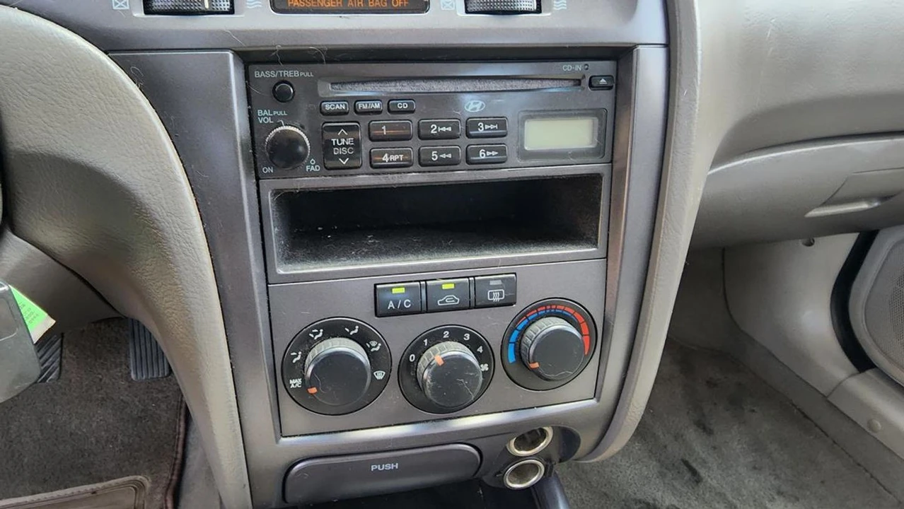 2006 Hyundai Elantra - Image 21 of 21