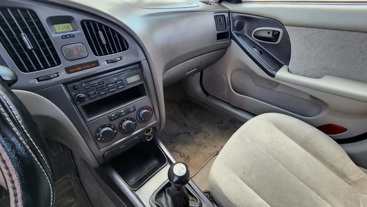 2006 Hyundai Elantra - Image 19 of 21