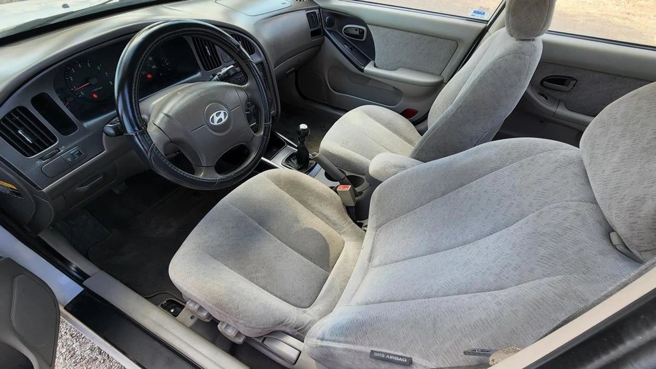 2006 Hyundai Elantra - Image 9 of 21
