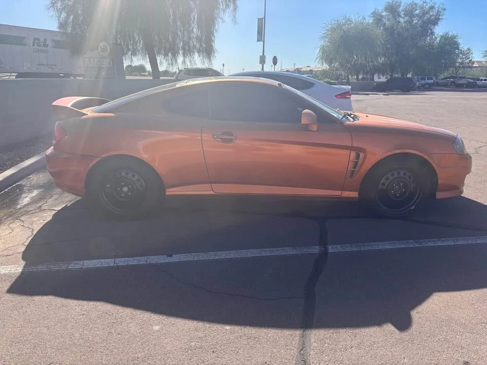2006 Hyundai Tiburon - Image 3 of 4