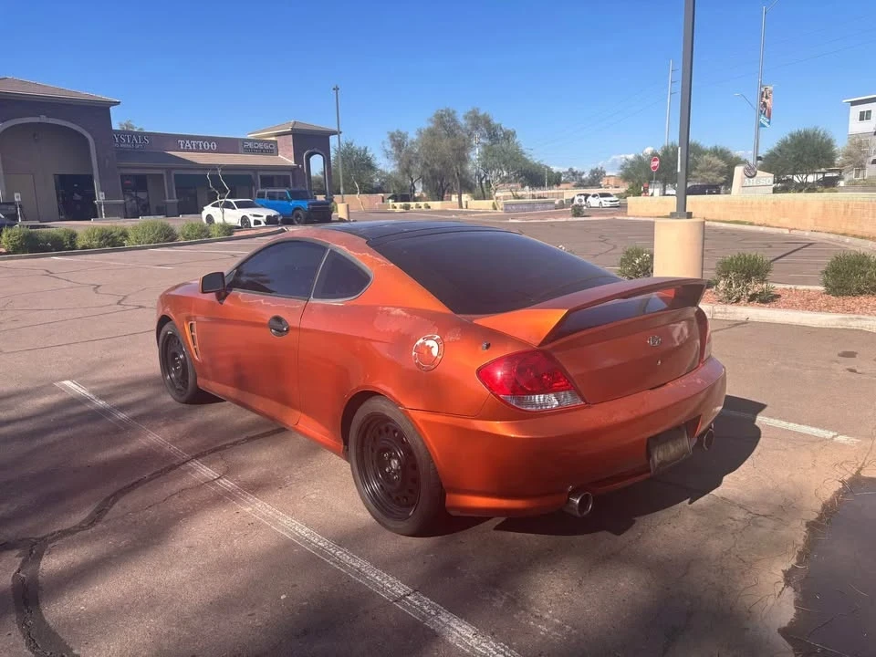 2006 Hyundai Tiburon - Image 2 of 4