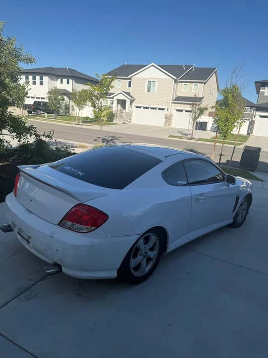 2006 Hyundai Tiburon - Image 3 of 7