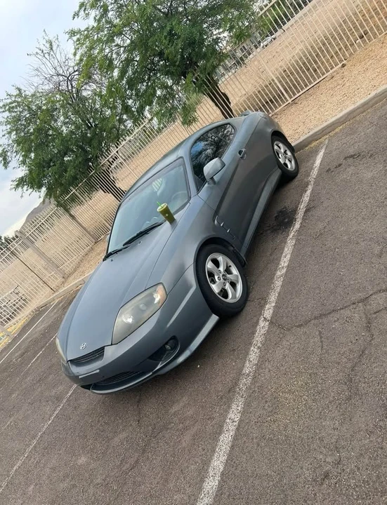 2006 Hyundai Tiburon - Image 7 of 8