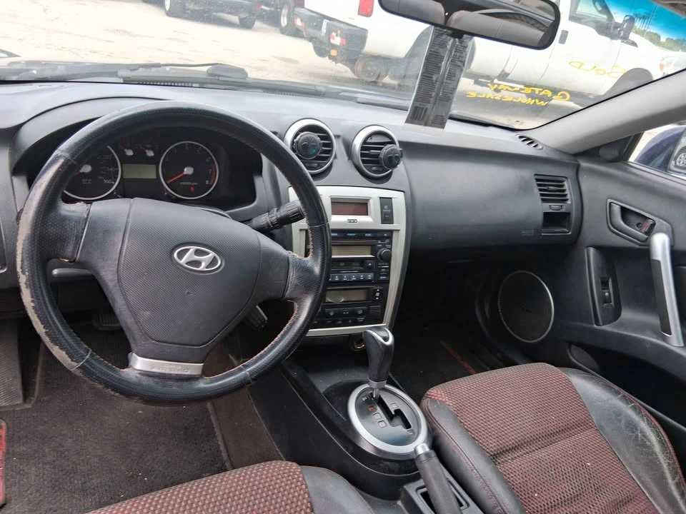 2006 Hyundai Tiburon - Image 4 of 6