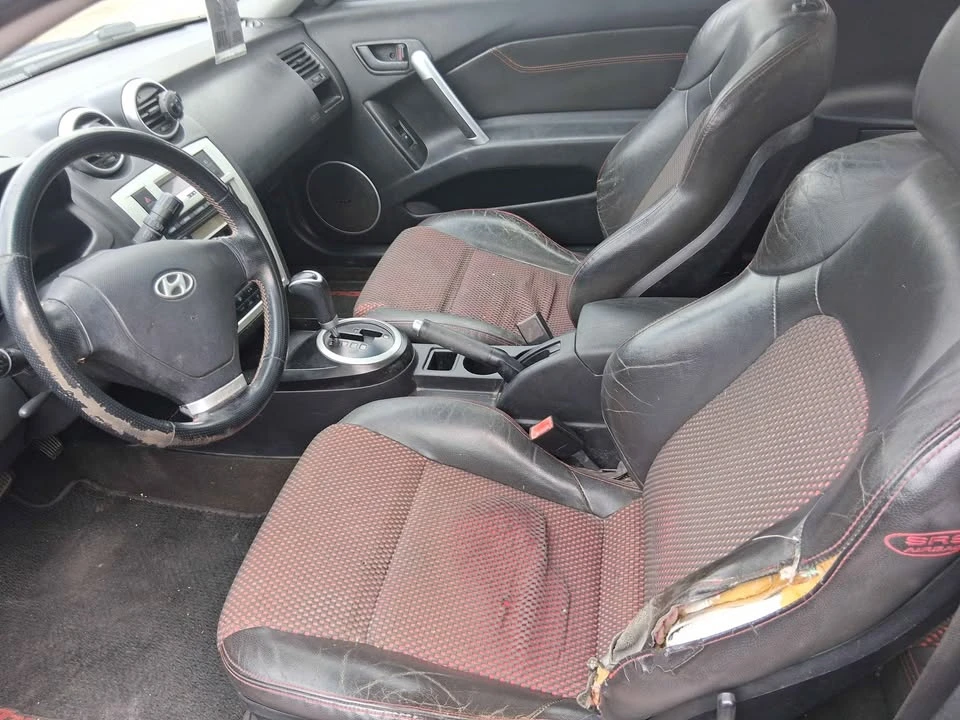 2006 Hyundai Tiburon - Image 3 of 6