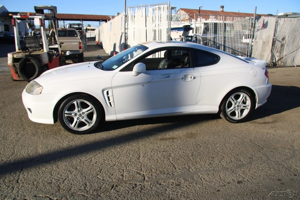 2006 Hyundai Tiburon - Image 9 of 21