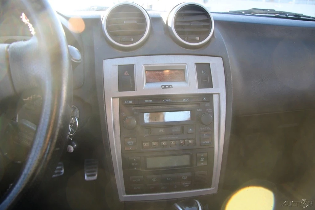 2006 Hyundai Tiburon - Image 19 of 21