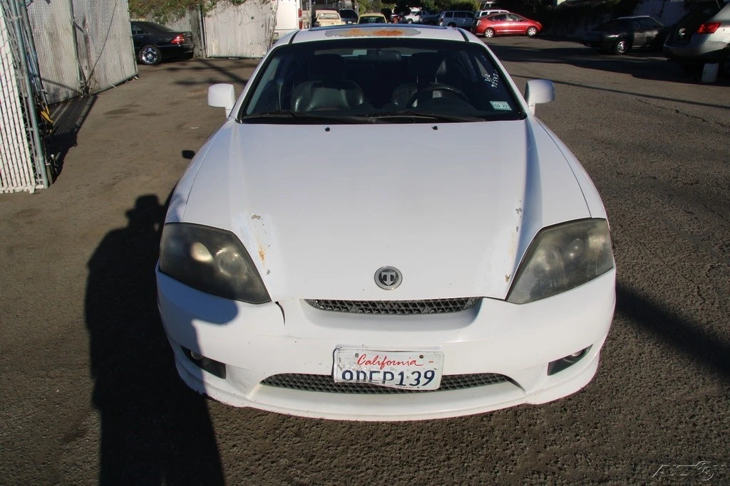 2006 Hyundai Tiburon - Image 11 of 21