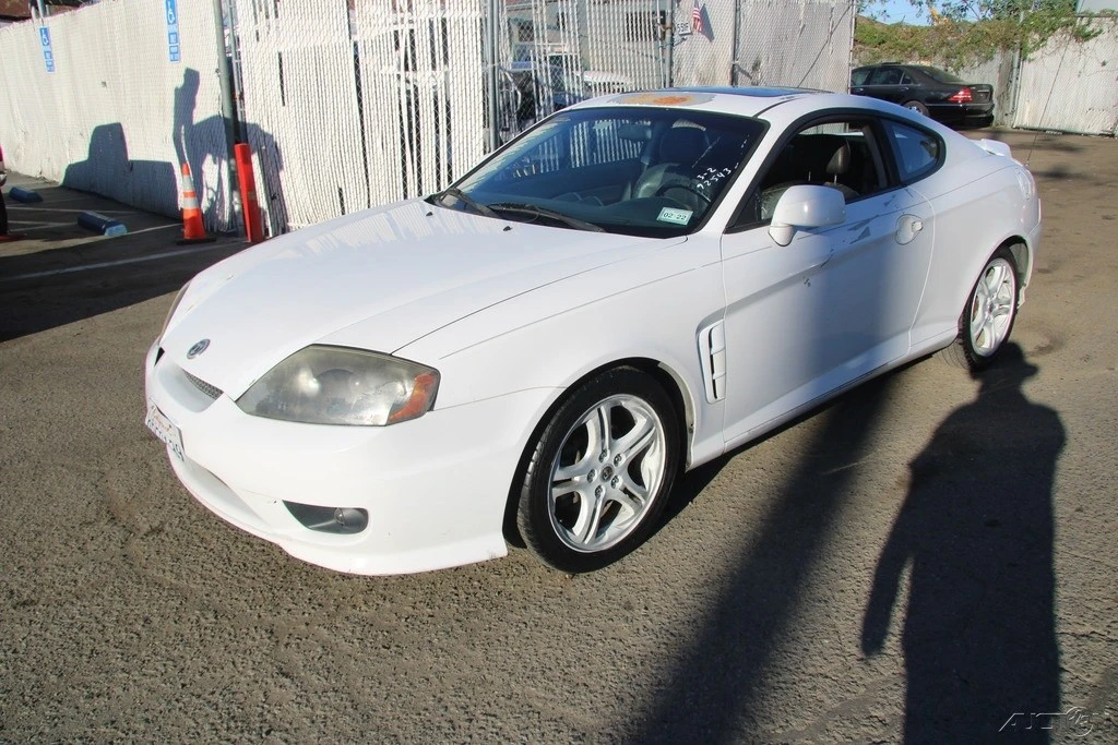 2006 Hyundai Tiburon - Image 10 of 21