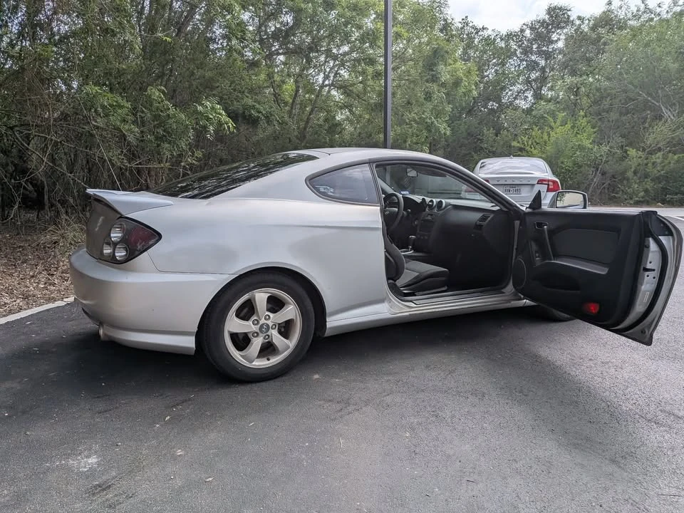 2006 Hyundai Tiburon - Image 3 of 10