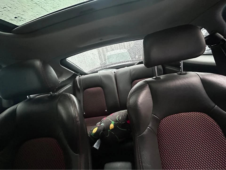 2006 Hyundai Tiburon - Image 10 of 10