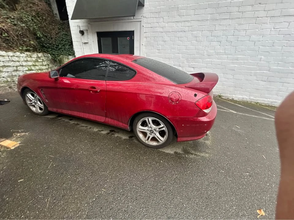 2006 Hyundai Tiburon - Image 7 of 10