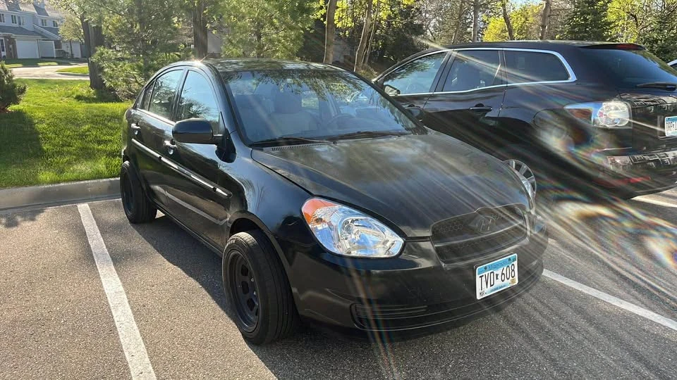 2006 Hyundai Accent - Image 2 of 6