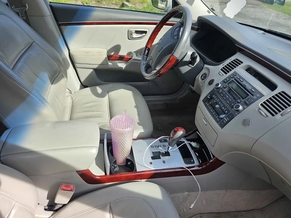 2006 Hyundai Azera - Image 2 of 10