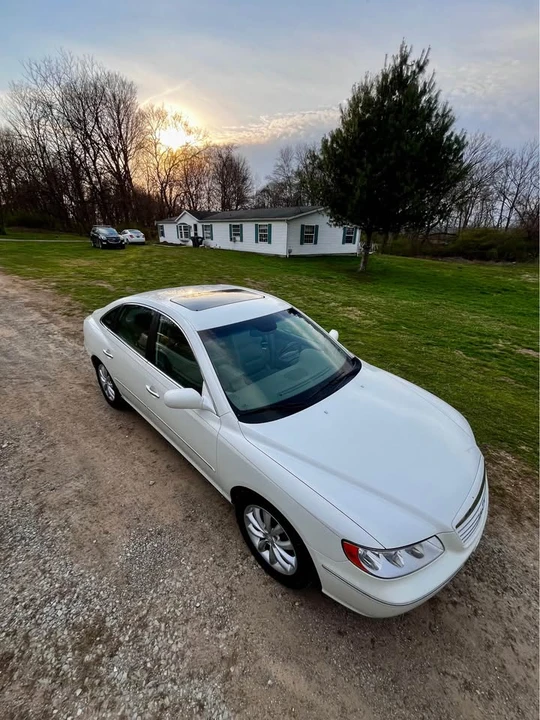 2006 Hyundai Azera - Image 2 of 15