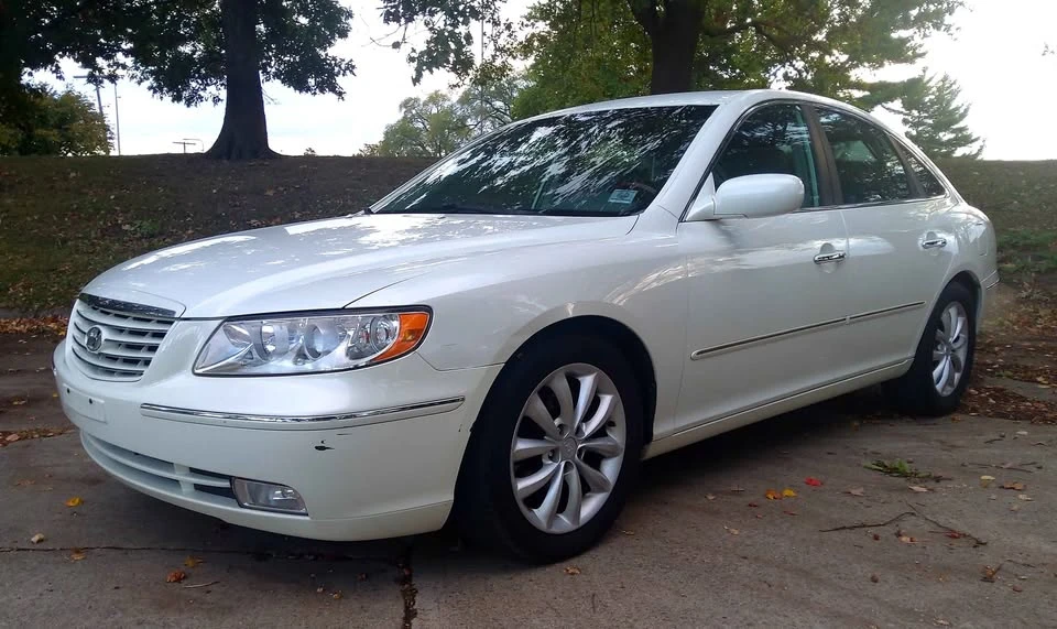 2006 Hyundai Azera - Image 2 of 13