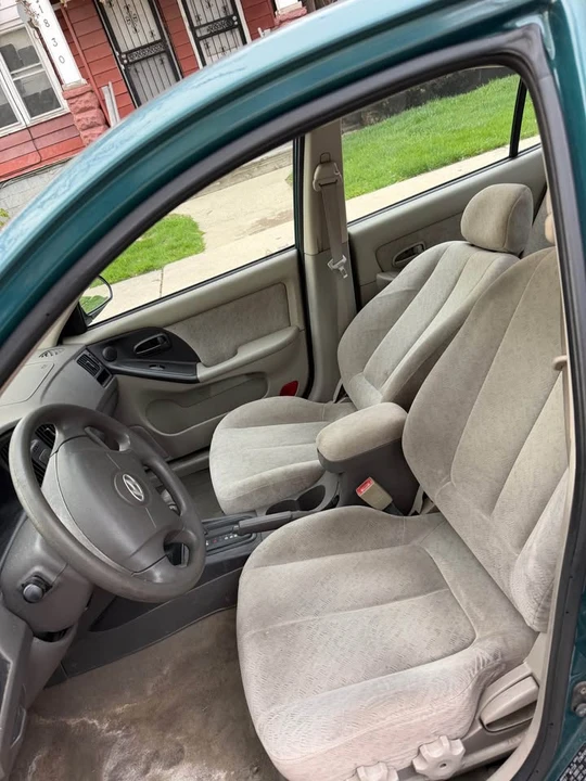 2006 Hyundai Elantra - Image 6 of 8