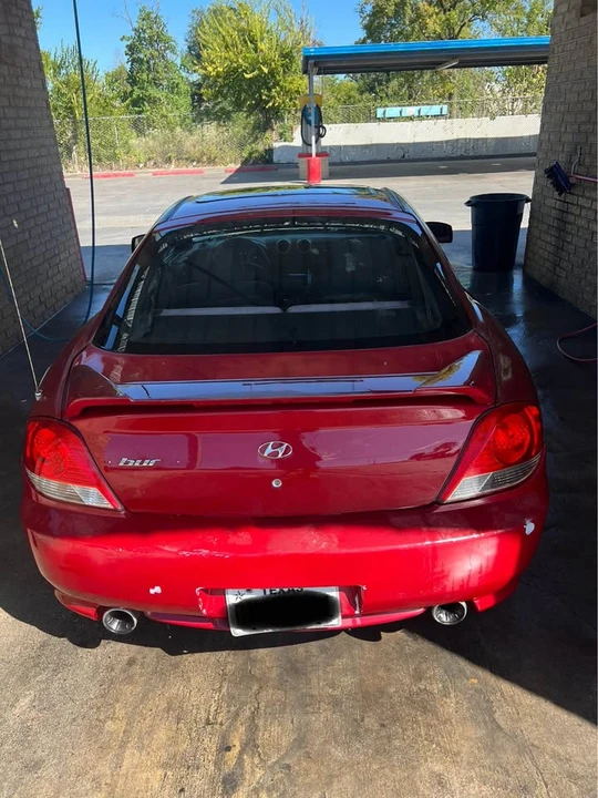 2006 Hyundai Tiburon - Image 2 of 13