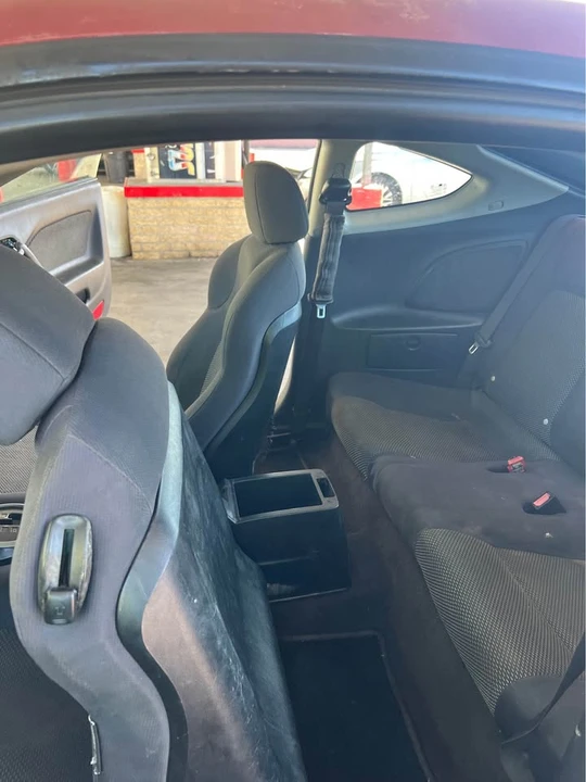 2006 Hyundai Tiburon - Image 10 of 13