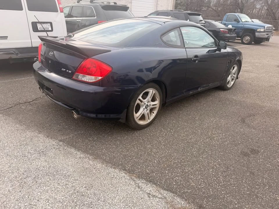 2006 Hyundai Tiburon - Image 2 of 7