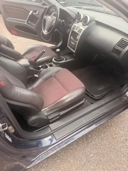 2006 Hyundai Tiburon - Image 5 of 7
