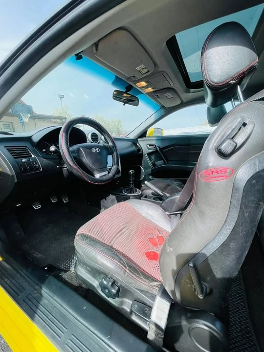 2006 Hyundai Tiburon - Image 18 of 20