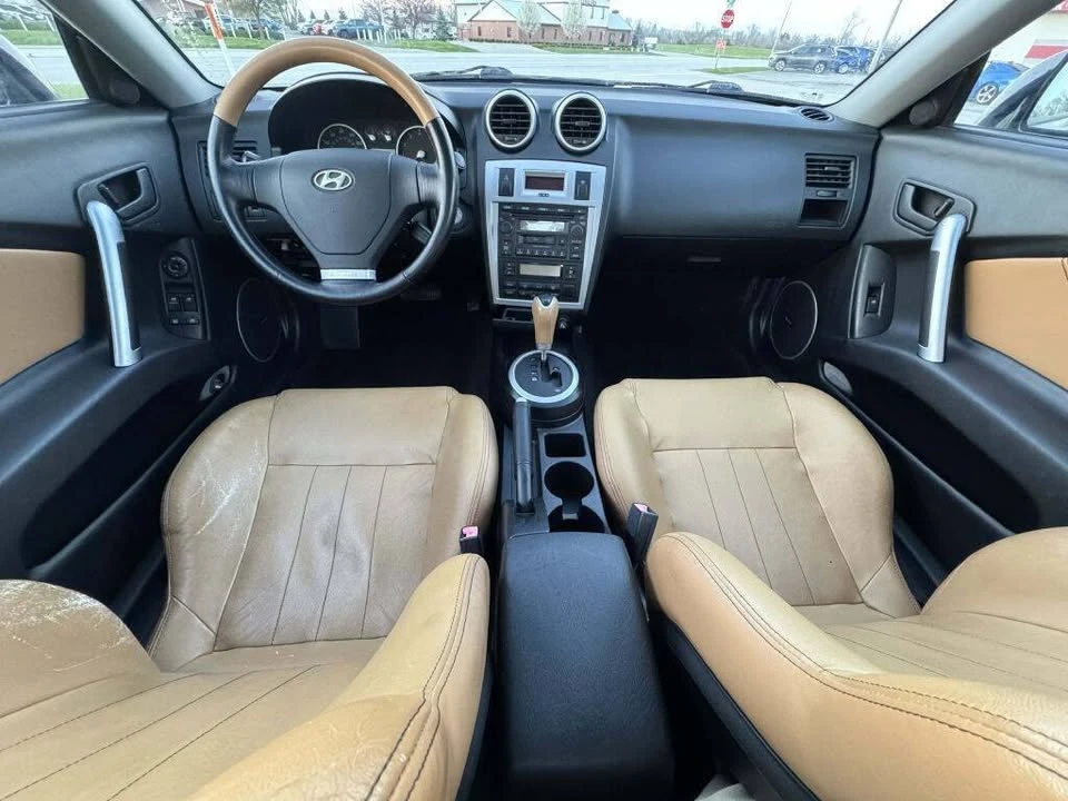 2006 Hyundai Tiburon - Image 13 of 18