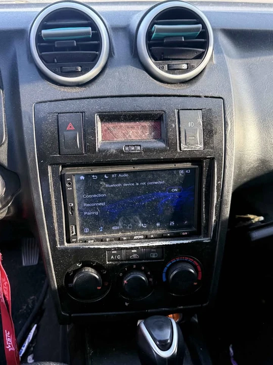 2006 Hyundai Tiburon - Image 2 of 11