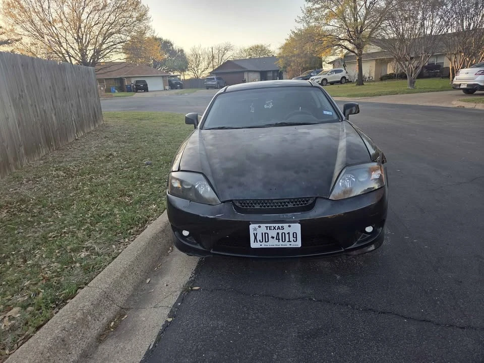 2006 Hyundai Tiburon - Image 10 of 11