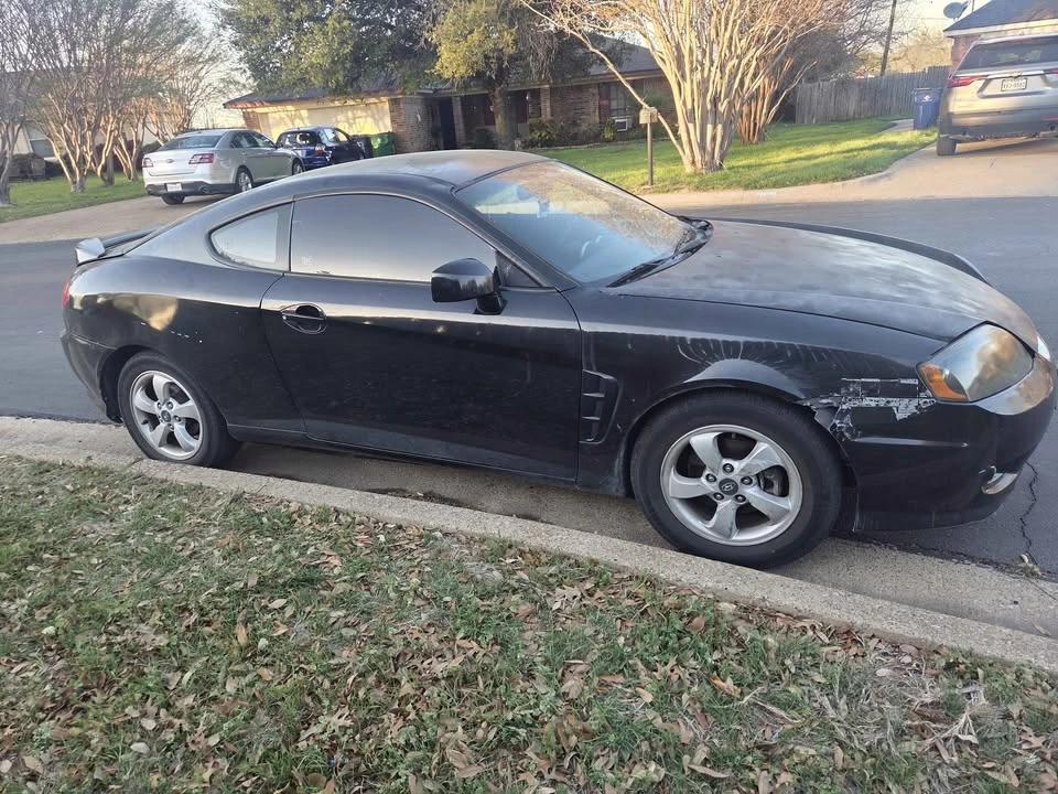 2006 Hyundai Tiburon - Image 9 of 11