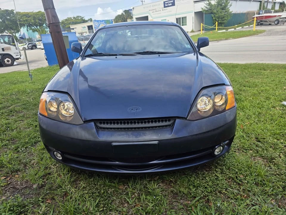 2006 Hyundai Tiburon - Image 2 of 19