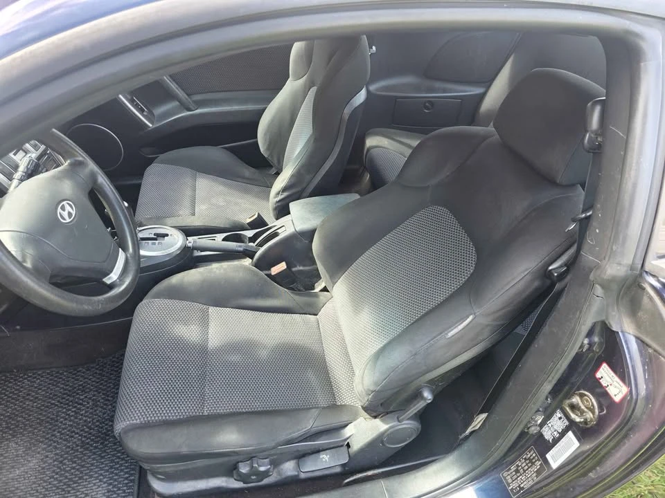 2006 Hyundai Tiburon - Image 11 of 19