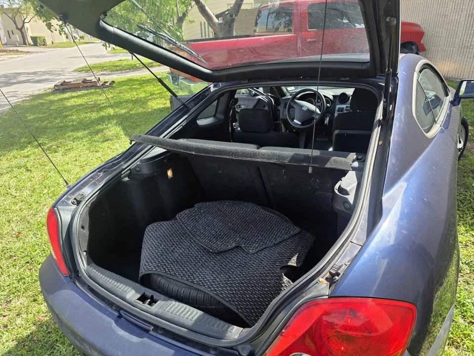 2006 Hyundai Tiburon - Image 4 of 19