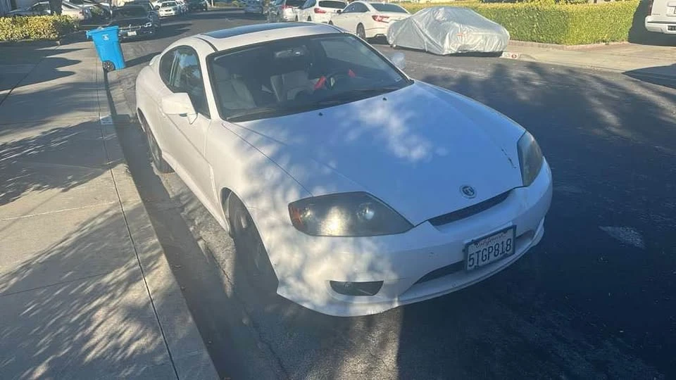 2006 Hyundai Tiburon - Image 6 of 14