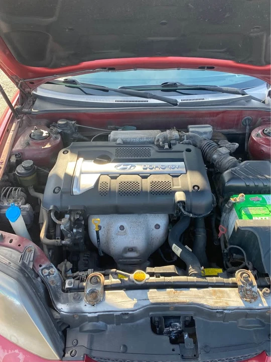 2006 Hyundai Tiburon - Image 10 of 15