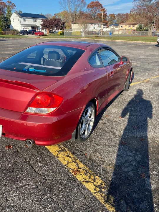 2006 Hyundai Tiburon - Image 4 of 15