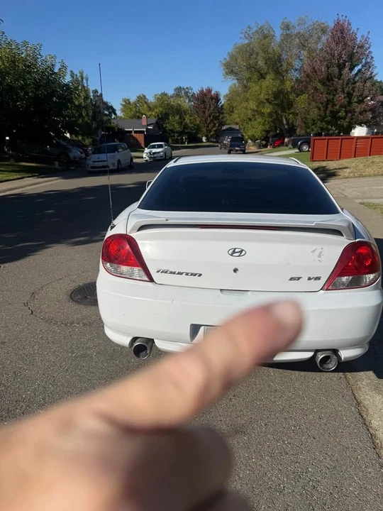 2006 Hyundai Tiburon - Image 5 of 12