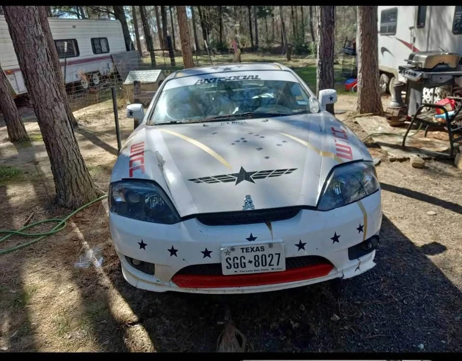 2006 Hyundai Tiburon - Image 6 of 8