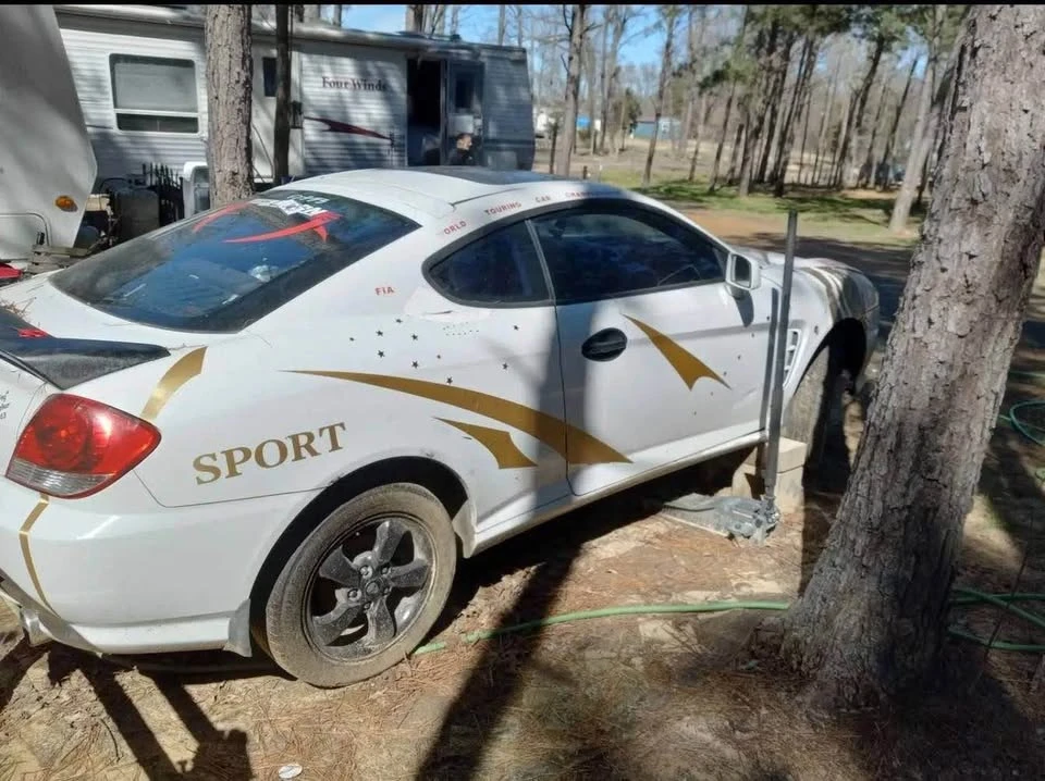 2006 Hyundai Tiburon - Image 7 of 8