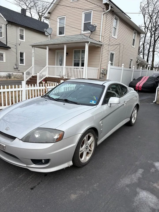 2006 Hyundai Tiburon - Image 2 of 7
