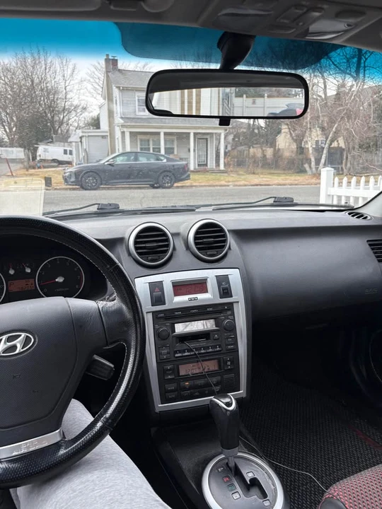 2006 Hyundai Tiburon - Image 6 of 7