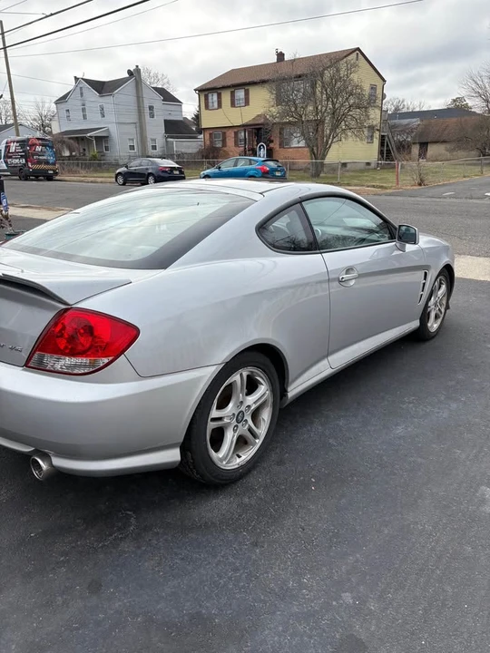 2006 Hyundai Tiburon - Image 3 of 7