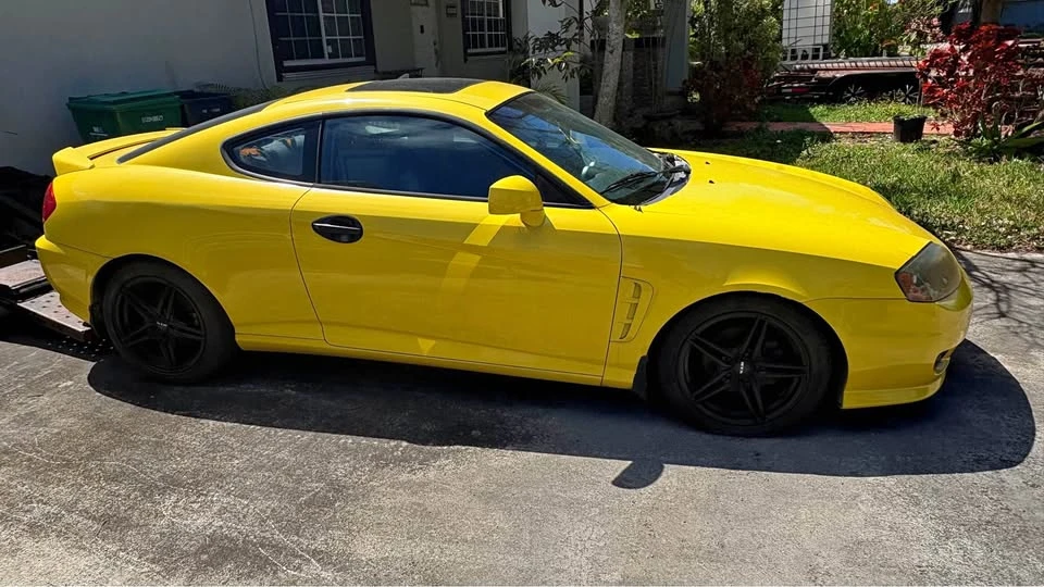 2006 Hyundai Tiburon - Image 2 of 5