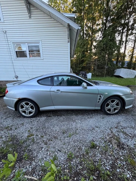 2006 Hyundai Tiburon - Image 3 of 15