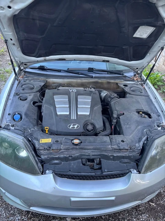2006 Hyundai Tiburon - Image 5 of 15