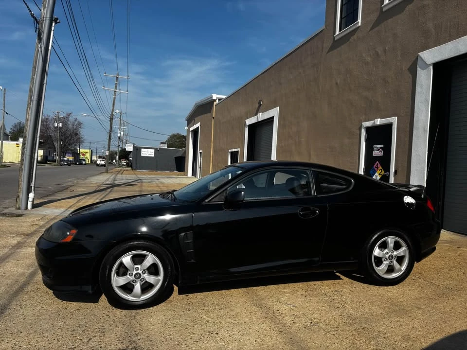 2006 Hyundai Tiburon - Image 2 of 13